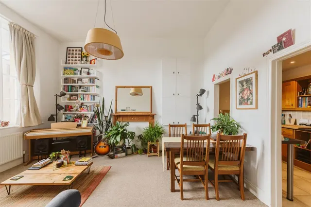 Photo 2 — Flat 12, Tuscany House, Durdham Park, Westbury Park, Bristol, BS6 6XA