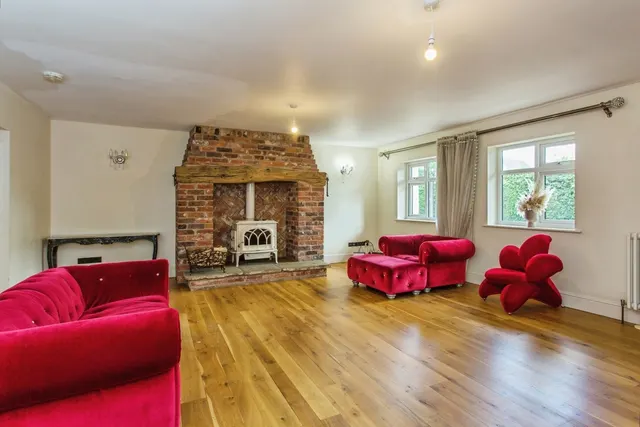 Garstang Road, Barton, PR3, photo 3