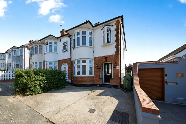 Staverton Road, Hornchurch, RM11, photo 1