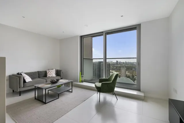 Pan Peninsula Square, London, E14, photo 1