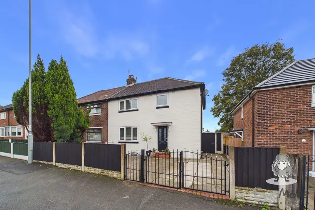Hughes Avenue, Prescot, L35, photo 1