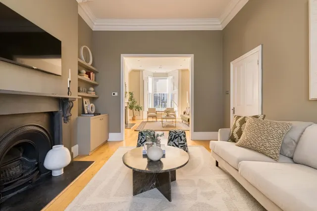 Steeles Road, NW3, photo 1