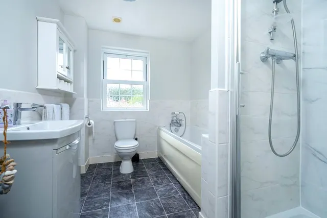 Photo 2 — Gleneagles Drive, Greylees, Sleaford, Lincolnshire, NG34