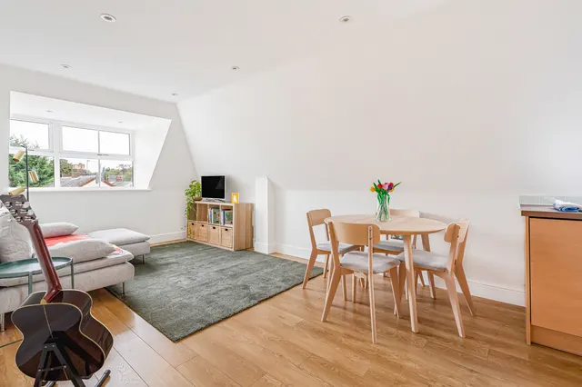 Victoria Street, Englefield Green, TW20, photo 2