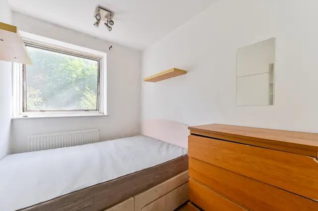 Photo 2 — 3 St Mary-Le-Park Court, 52 Parkgate Road, London
