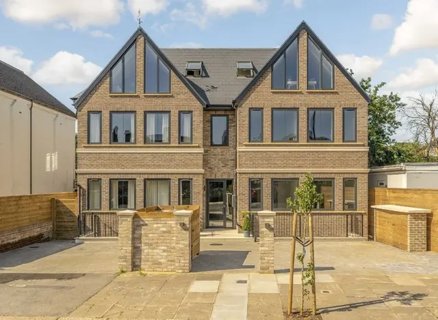 Creswick Road, Acton, W3, photo 1