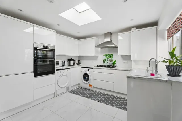 Ash Road, High Wycombe, HP12, photo 2