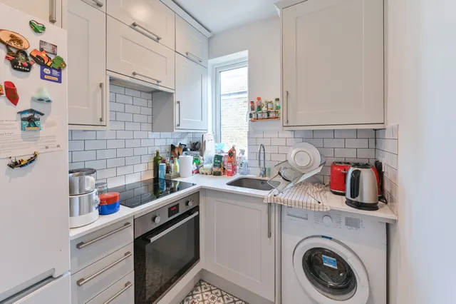 Photo 3 — Top Floor Flat, 175 St Asaph Road, London