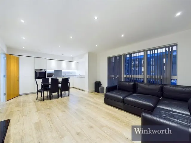 Lyon Road, Harrow, HA1, photo 2