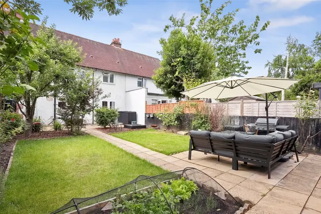 Mays Road, Teddington, TW11 0SQ, photo 1