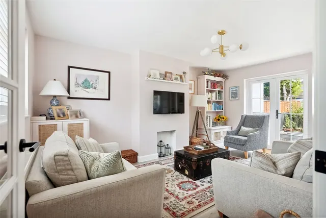 Photo 3 — Mays Road, Teddington, TW11 0SQ