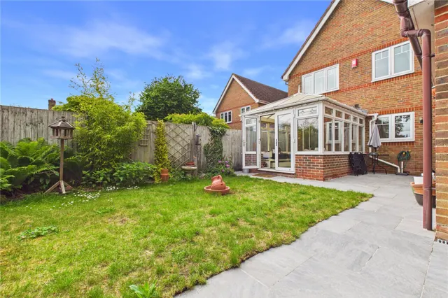 Swan Drive, Aldermaston, RG7, photo 2