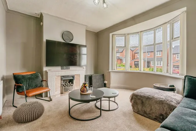 Harrogate Crescent, Burnley, BB10, photo 2