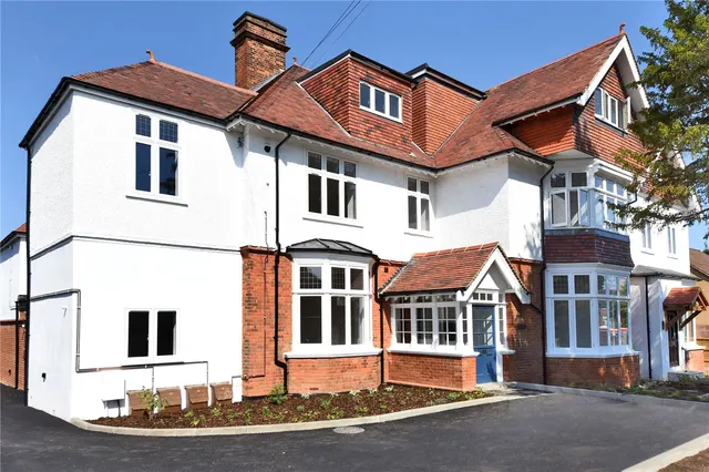 Photo 3 — Holly Oak Close, Cheam, Sutton, SM2