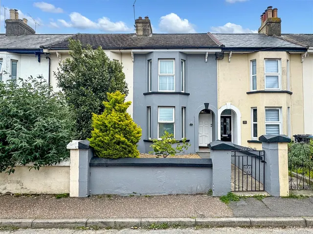 Beaconsfield Road, Littlehampton, photo 1