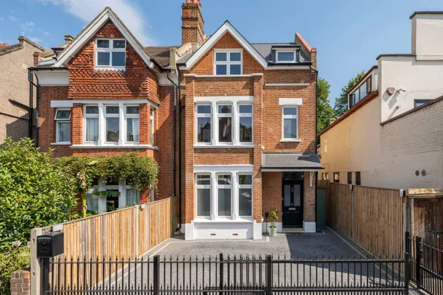 Kings Road, Wimbledon, London, SW19 8PL, photo 1