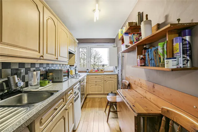 Tunworth Crescent, London, SW15, photo 3