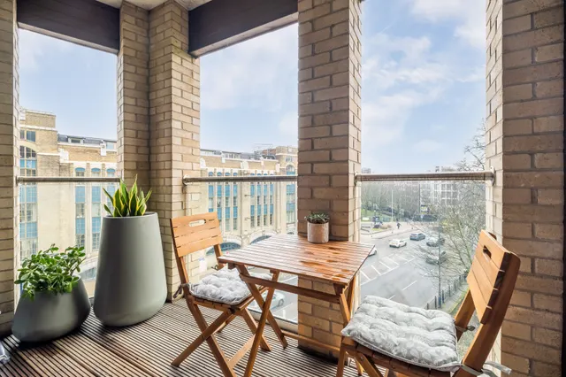 Photo 3 — Wharf Lane, London, E14