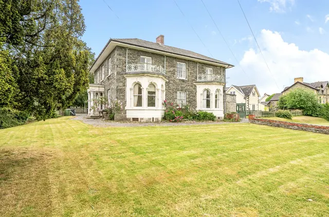 The Strand, Builth Wells, Powys, LD2 3BG, photo 1