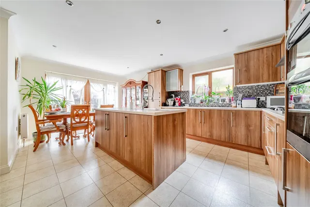 Photo 3 — Avondale Road, Bromley, BR1