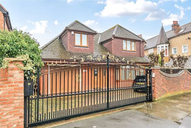 Avondale Road, Bromley, BR1, photo 1