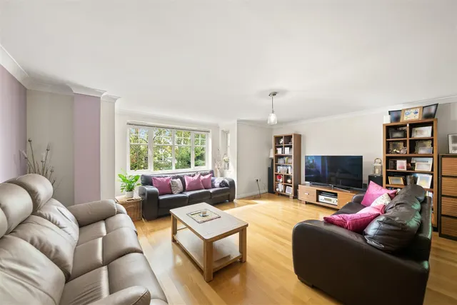 Fairfield Road, Uxbridge, photo 3
