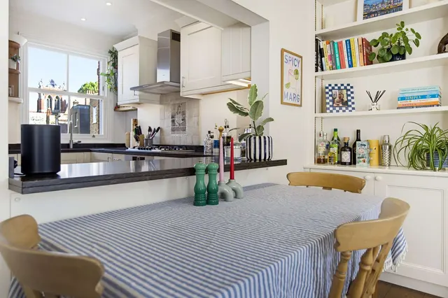 Photo 3 — New Kings Road, Fulham, London, SW6 4LS
