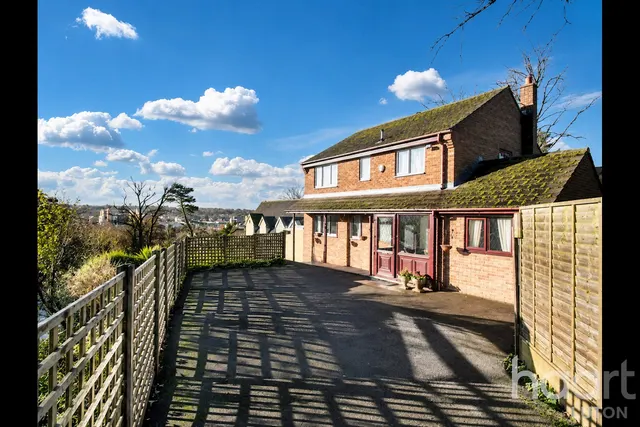 Hart Hill Lane, Luton, LU2, photo 1