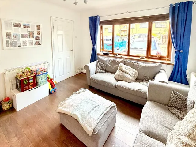 Photo 3 — Wortley Avenue, Wombwell, Barnsley, S73