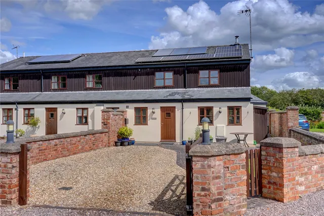 Lea End Lane, Hopwood, B48, photo 1