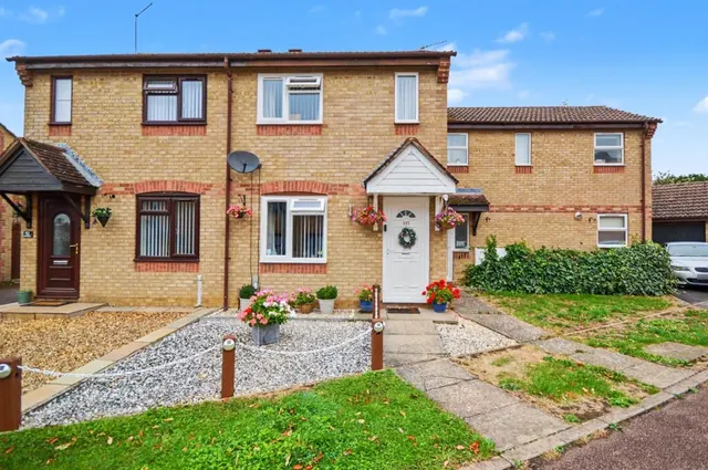 Compton Way, Earls Barton, photo 1