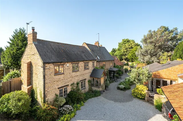Carpenters Yard, Orlingbury, NN14, photo 3