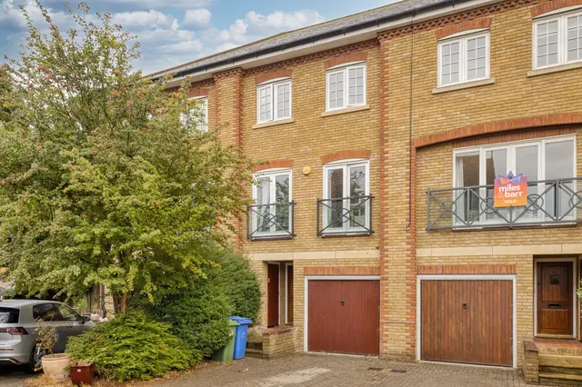 Belvedere Close, Faversham, ME13, photo 1