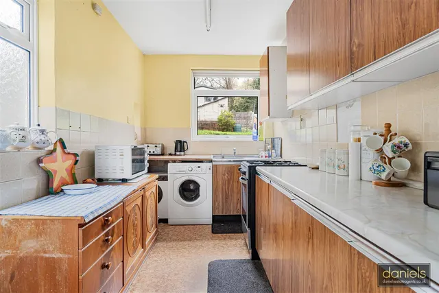 Whitton Avenue West, Greenford, UB6, photo 3