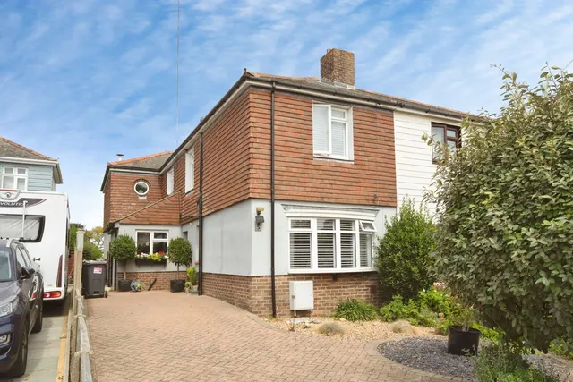 Northney Road, Hayling Island, PO11, photo 1