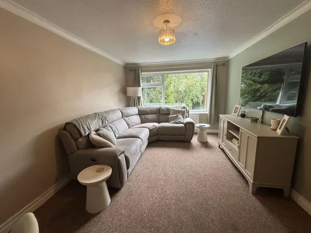 Sylvia Close, Basingstoke, RG21, photo 2