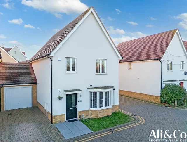 Woodside Close, Grays, Essex, RM16 2DN, photo 1