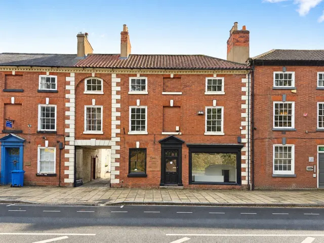South Parade, Bawtry, photo 1