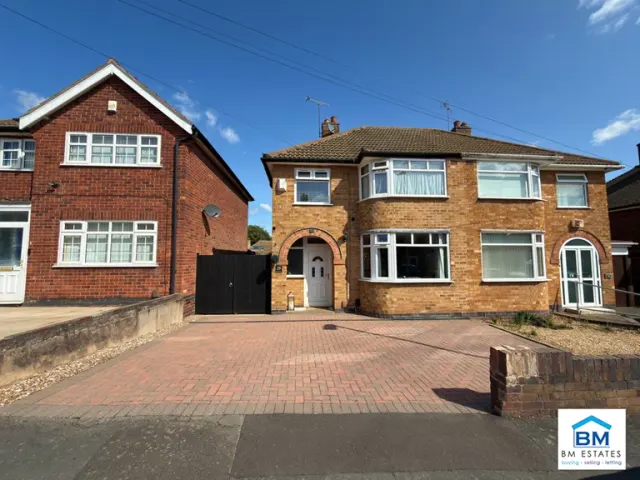 Ryegate Crescent, Birstall, LE4 3HN, photo 1