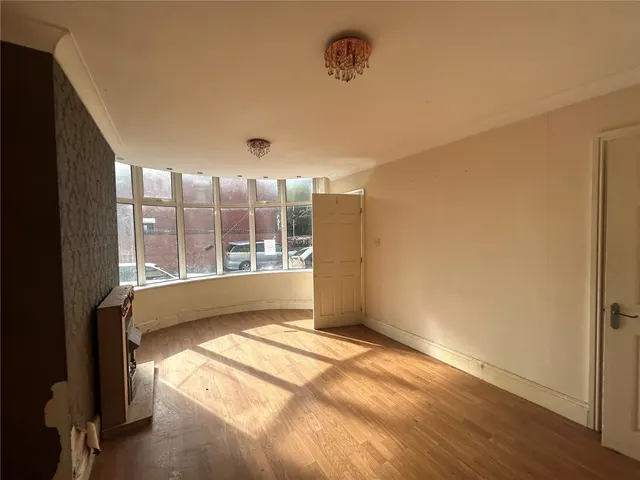 Grant Road, Blackburn, BB2, photo 3