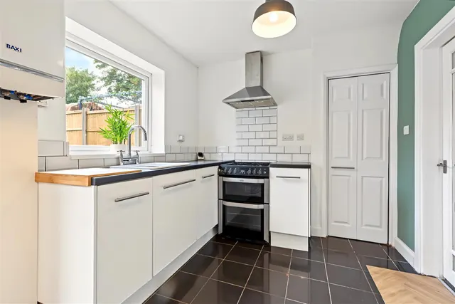 Longmead Drive, Nottingham, NG5, photo 3