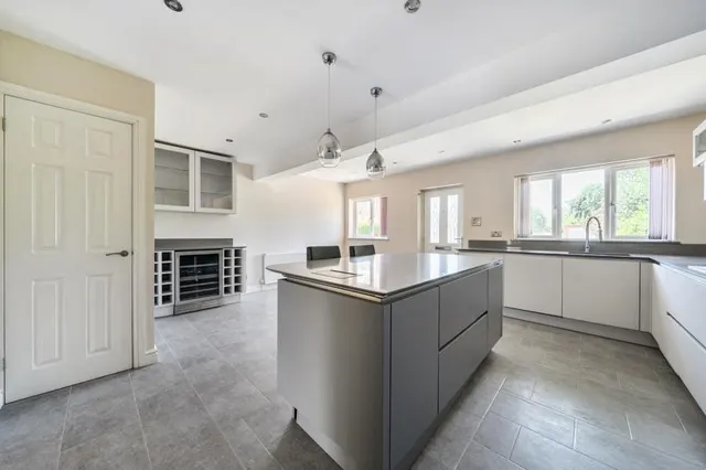 Minstead Drive, Yateley, GU46, photo 3