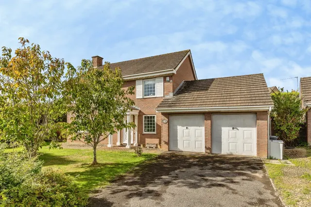 Tyler Close, Hanham, BS15, photo 1