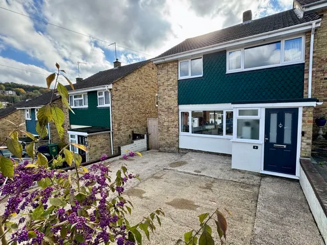 Gynant Road, High Wycombe HP13 7TE, photo 1