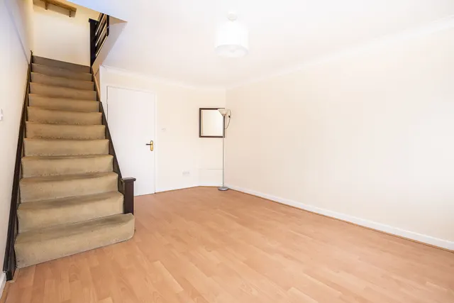 Photo 3 — Vale Road South, Surbiton, KT6