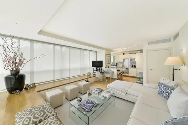 Grosvenor Road, London, SW1V, photo 2