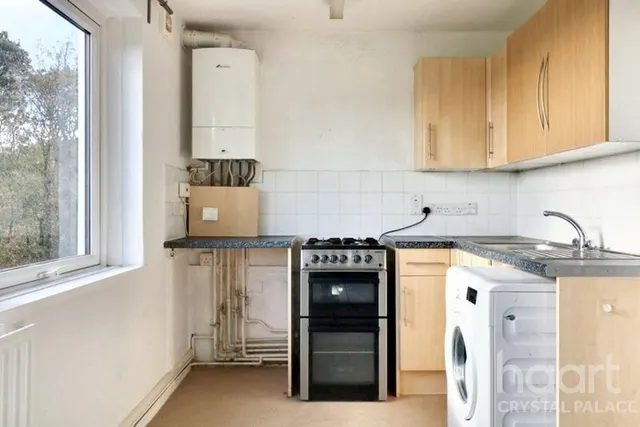 Menlo Gardens, London, SE19, photo 3