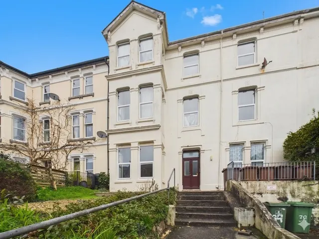 College Avenue, Mannamead, Plymouth, photo 1