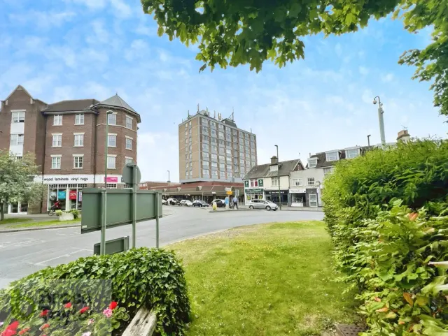 Stockwell Court, Haywards Heath, RH16, photo 2