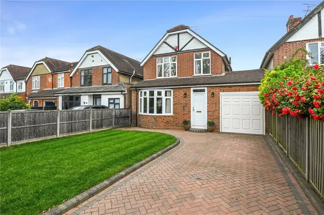 House Under Offer with 3 bedrooms in Bishop's Stortford, CM23, photo 1